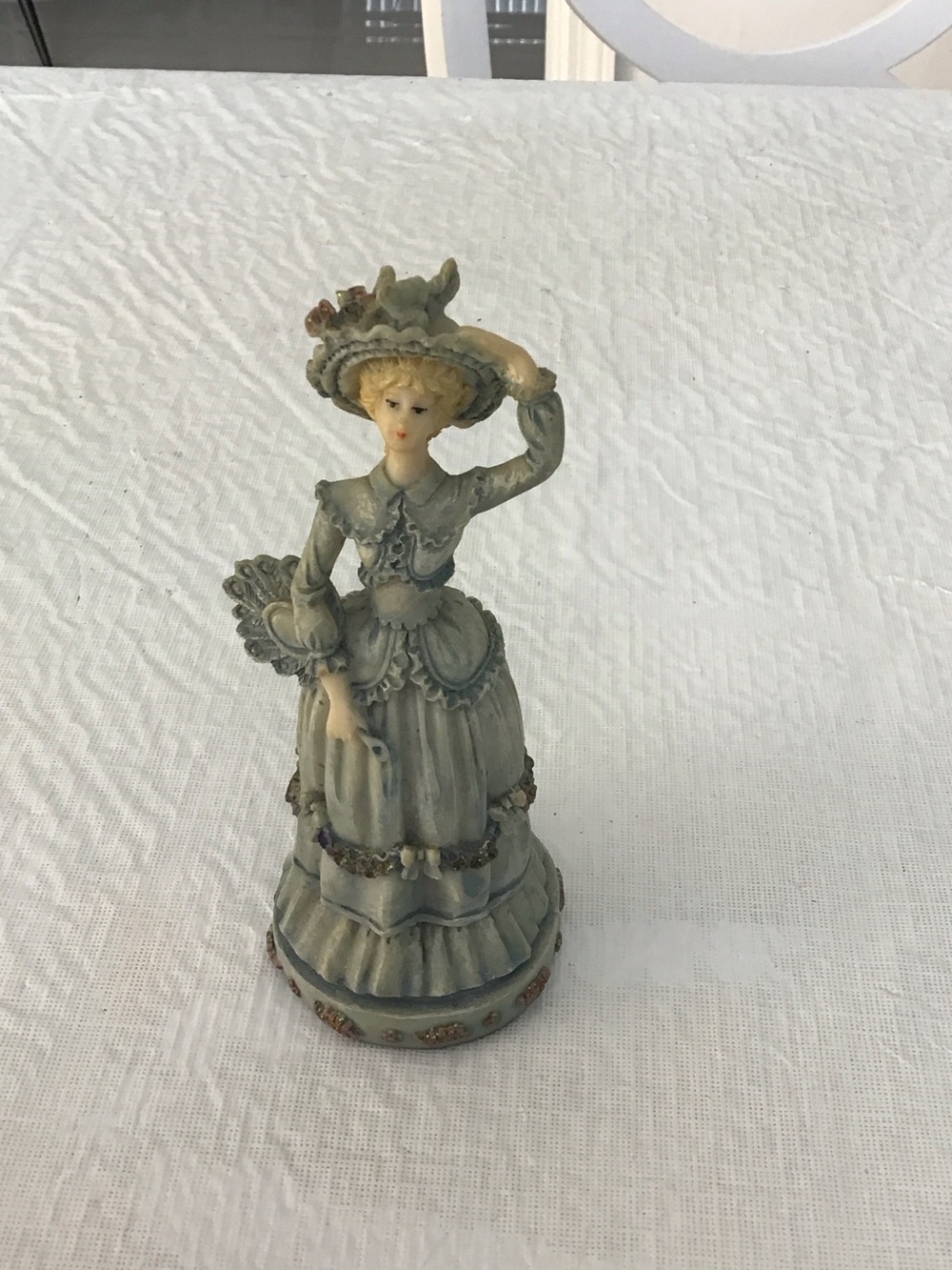 Vintage-Style Pale Blue Resin Lady Figurine – Decorative Home Art #105